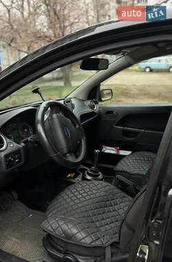 Хэтчбек Ford Fiesta 2007 в 