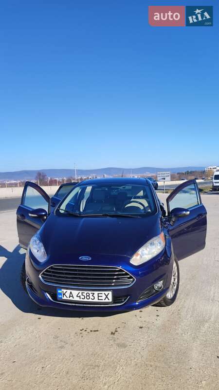 Хэтчбек Ford Fiesta 2016 в 