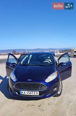 Хэтчбек Ford Fiesta 2016 в 