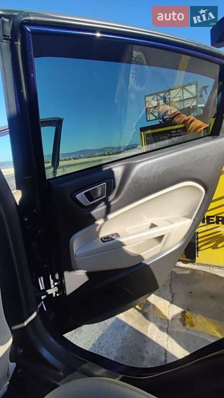 Хэтчбек Ford Fiesta 2016 в Одессе