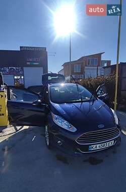 Хэтчбек Ford Fiesta 2016 в 