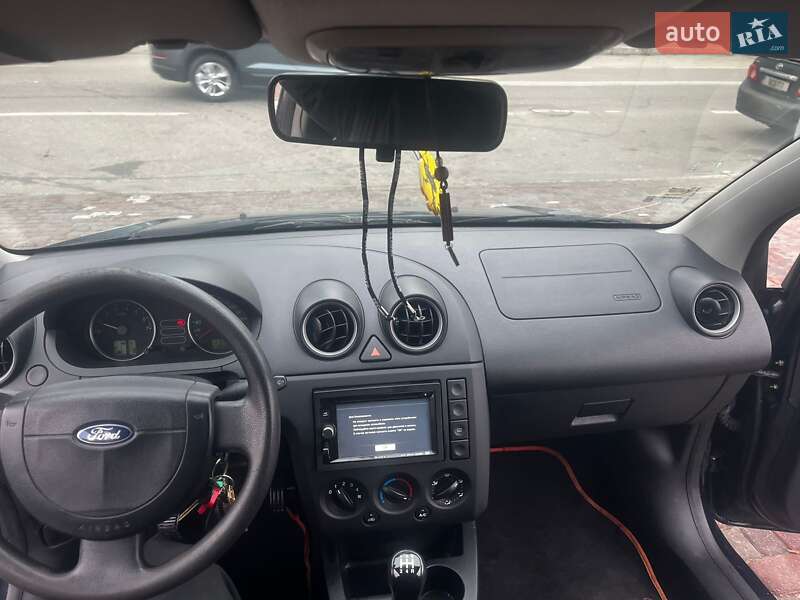 Хэтчбек Ford Fiesta 2004 в Киеве фото 17 Хэтчбек Ford Fiesta 2004 в Киеве