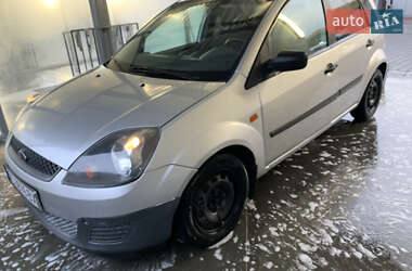 Хэтчбек Ford Fiesta 2007 в 