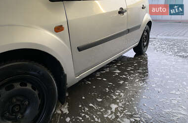 Хэтчбек Ford Fiesta 2007 в 