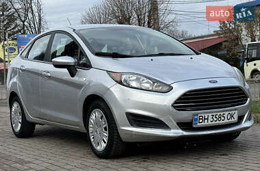 Седан Ford Fiesta 2015 в Ровно