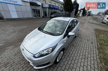 Седан Ford Fiesta 2015 в Ровно