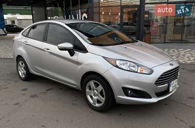 Седан Ford Fiesta 2015 в Києві