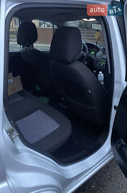 Хэтчбек Ford Fiesta 2006 в 