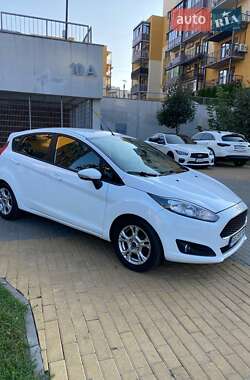 Хетчбек Ford Fiesta 2016 в Києві