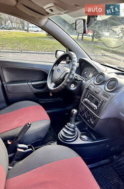 Хэтчбек Ford Fiesta 2007 в 