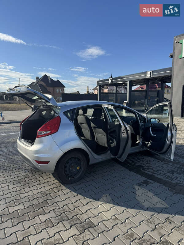 Хэтчбек Ford Fiesta 2012 в Черновцах фото 9 Хэтчбек Ford Fiesta 2012 в Черновцах