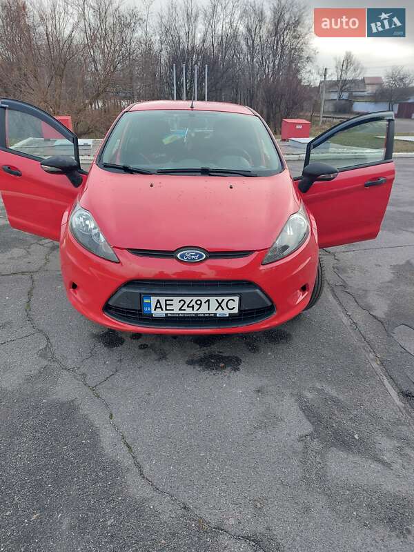 Хэтчбек Ford Fiesta 2010 в Днепре