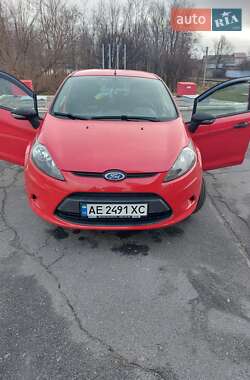 Хэтчбек Ford Fiesta 2010 в 