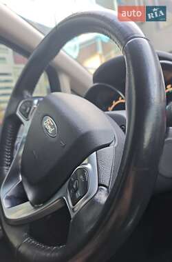 Седан Ford Fiesta 2015 в Львові