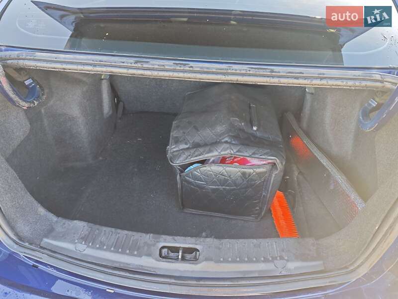 Седан Ford Fiesta 2015 в Львове