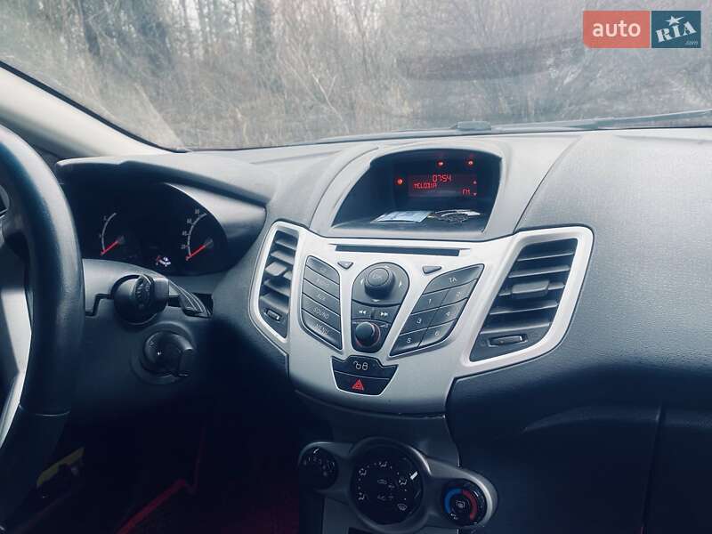 Хэтчбек Ford Fiesta 2012 в Горишних Плавнях