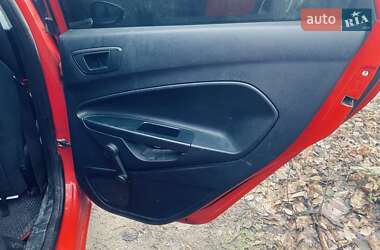 Хэтчбек Ford Fiesta 2012 в 