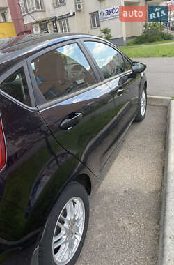 Хэтчбек Ford Fiesta 2013 в 