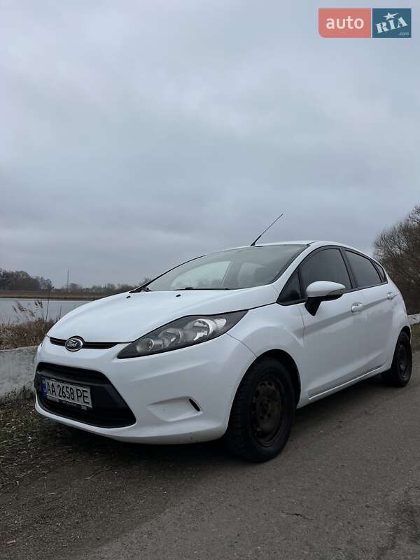 Хэтчбек Ford Fiesta 2011 в Володарке