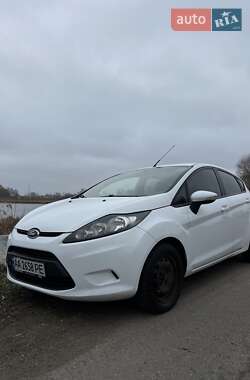 Хетчбек Ford Fiesta 2011 в 