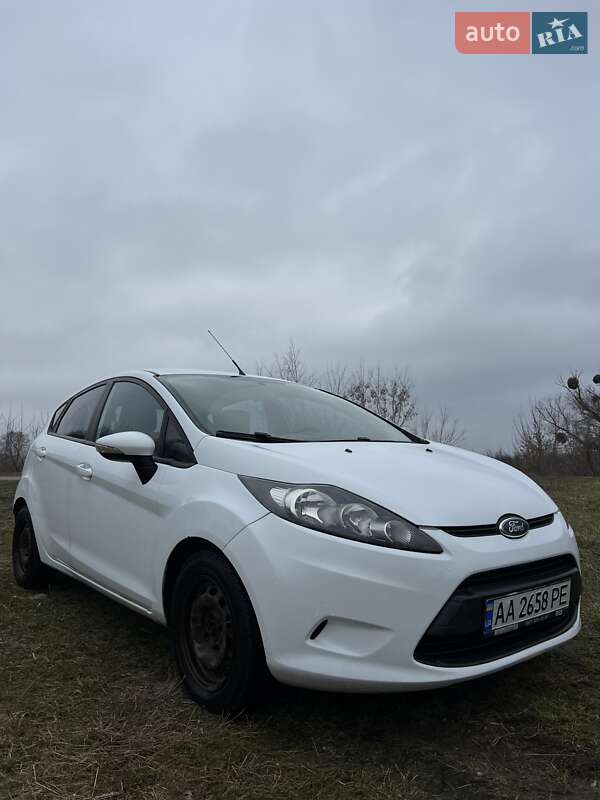 Хэтчбек Ford Fiesta 2011 в Володарке