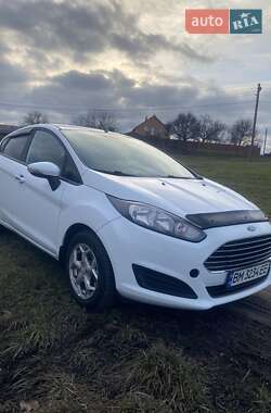 Хэтчбек Ford Fiesta 2013 в 