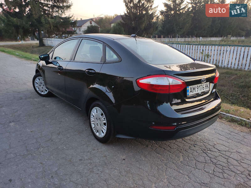 Седан Ford Fiesta 2014 в Києві