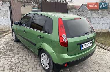Хэтчбек Ford Fiesta 2006 в 
