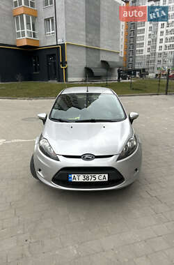Седан Ford Fiesta 2011 в 