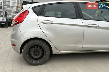 Седан Ford Fiesta 2011 в 