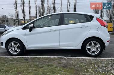 Хэтчбек Ford Fiesta 2017 в 