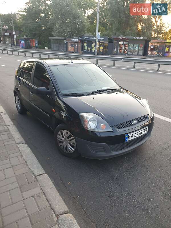 Хэтчбек Ford Fiesta 2008 в 