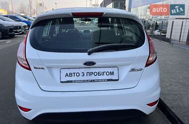 Хетчбек Ford Fiesta 2016 в Києві