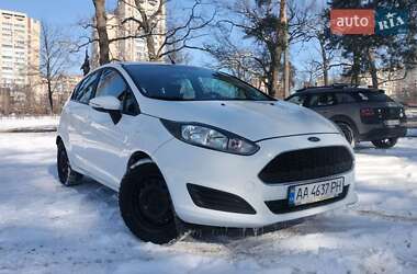 Хетчбек Ford Fiesta 2016 в Києві