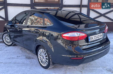 Седан Ford Fiesta 2014 в Рівному