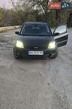 Хэтчбек Ford Fiesta 2007 в 