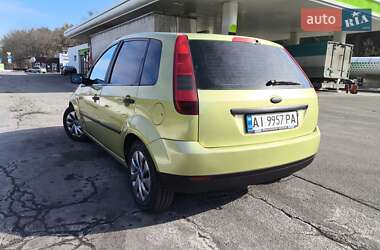 Хэтчбек Ford Fiesta 2005 в 