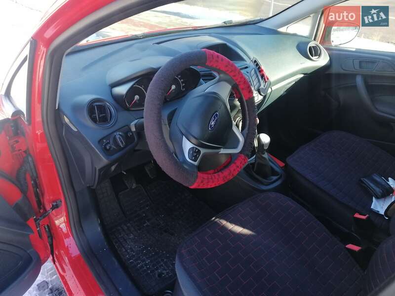 Седан Ford Fiesta 2012 в Чернигове