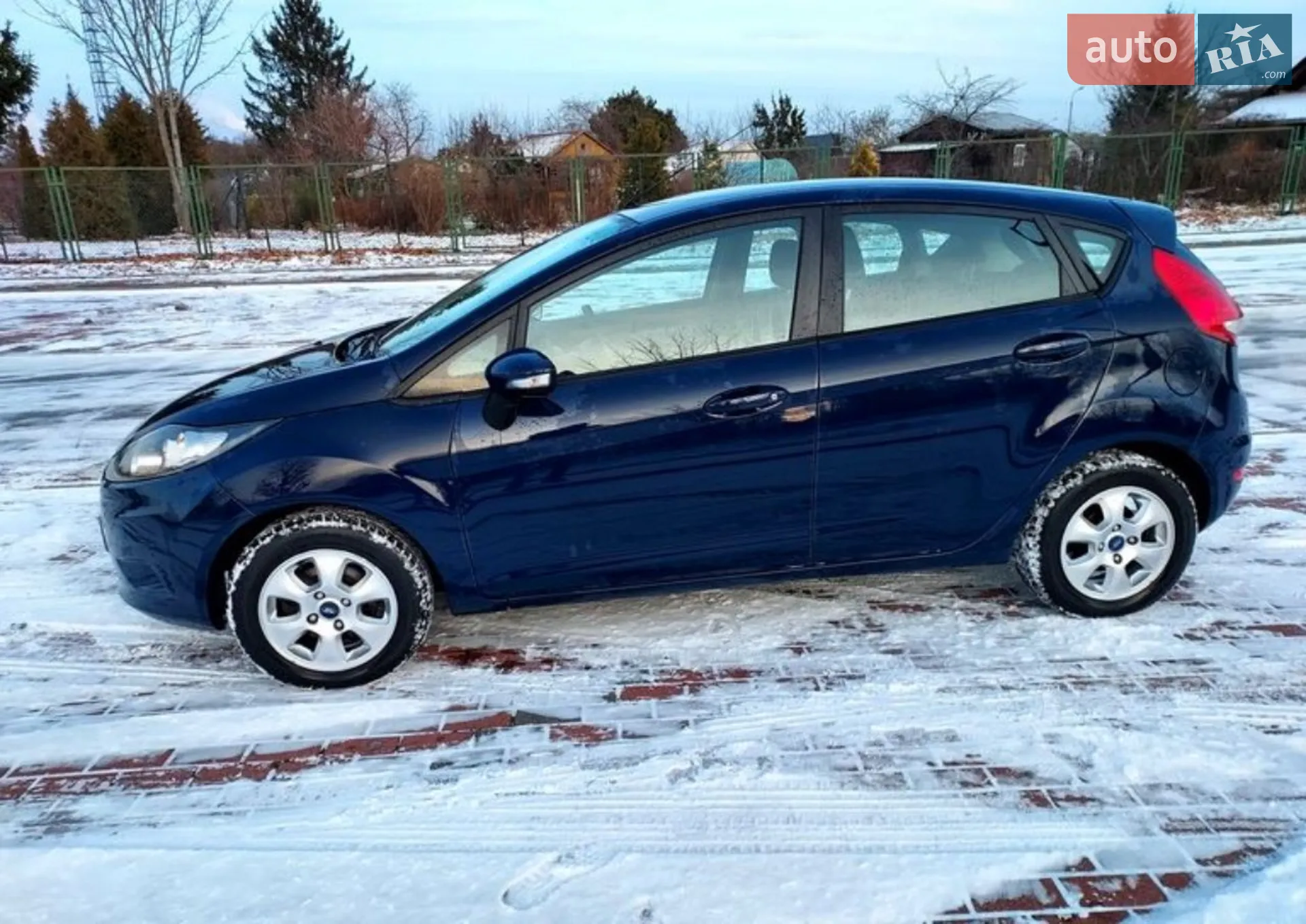 2010 Ford Fiesta - фото 1