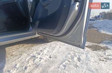 Хэтчбек Ford Fiesta 2010 в 