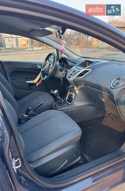 Хэтчбек Ford Fiesta 2011 в 