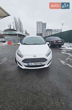 Седан Ford Fiesta 2015 в Києві