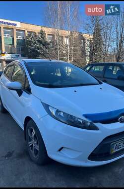 Хэтчбек Ford Fiesta 2011 в 
