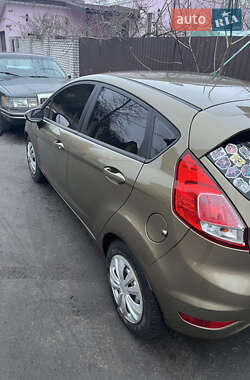 Хетчбек Ford Fiesta 2013 в 