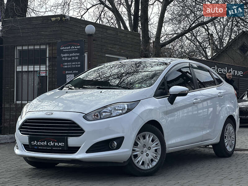 Седан Ford Fiesta 2014 в 