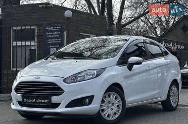 Седан Ford Fiesta 2014 в 