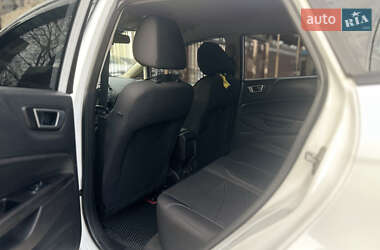 Седан Ford Fiesta 2014 в 