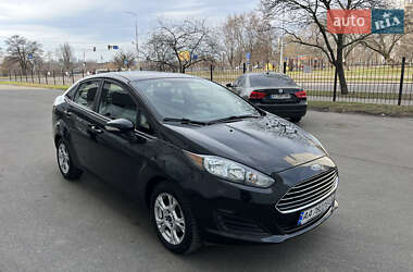 Седан Ford Fiesta 2015 в Киеве