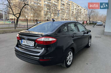 Седан Ford Fiesta 2015 в Киеве