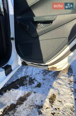 Хэтчбек Ford Fiesta 2012 в 